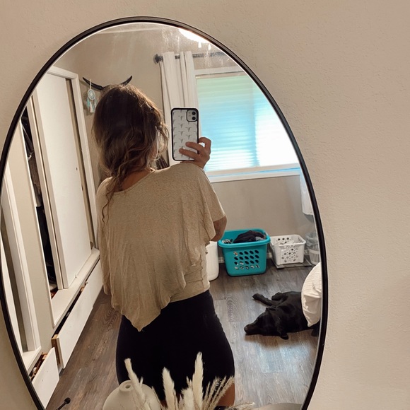 Cute flowy top - Picture 3 of 4